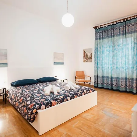 Sweethome Ampio Bilocale In Centro Con Parcheggio Gratuito Coperto Vicino A Stazione Como-Milano Erba Extérieur photo