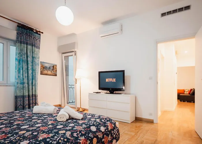 Sweethome Ampio Bilocale In Centro Con Parcheggio Gratuito Coperto Vicino A Stazione Como-Milano